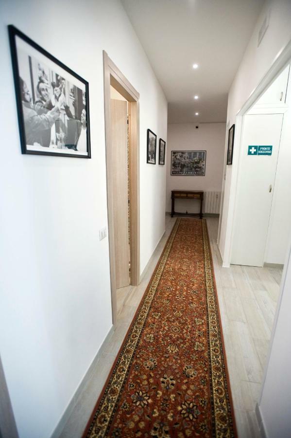 Fellini Bed & Breakfast โรม ภายนอก รูปภาพ